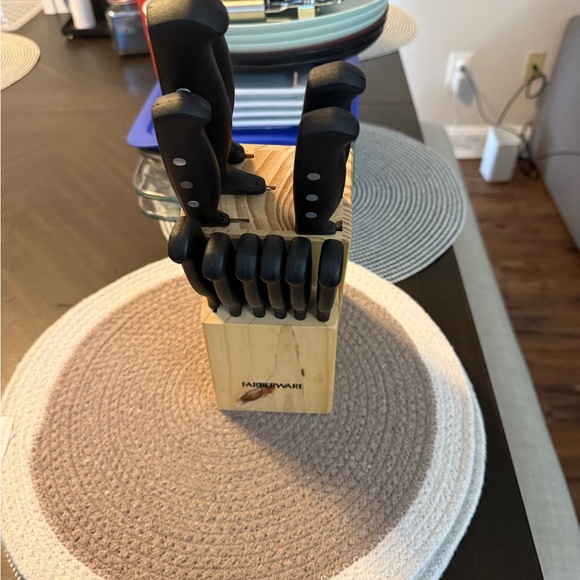 Farberware Other - Farberware Wooden Knife Block Set with Black Handles